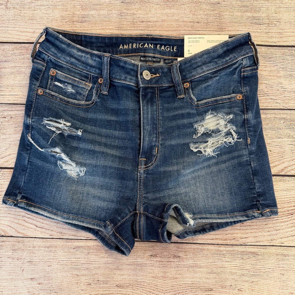 American Eagle High V-Rise Distressed Shortie - Size 6